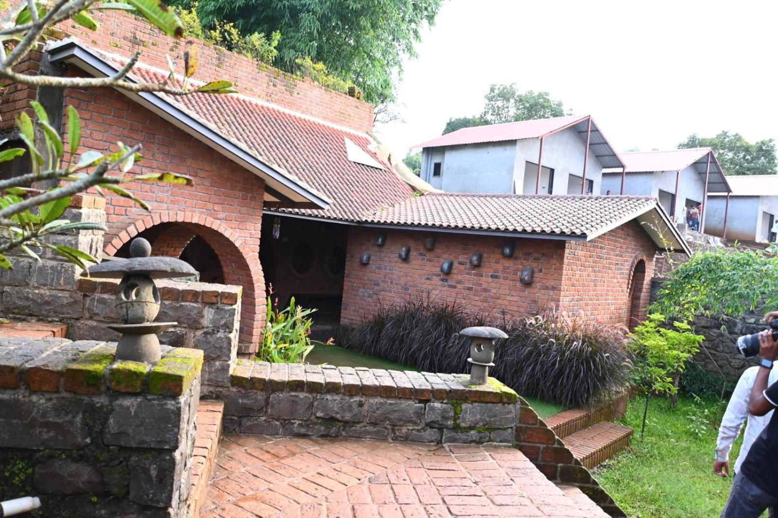 Bamboo And Bricks Resort Welhe Luaran gambar